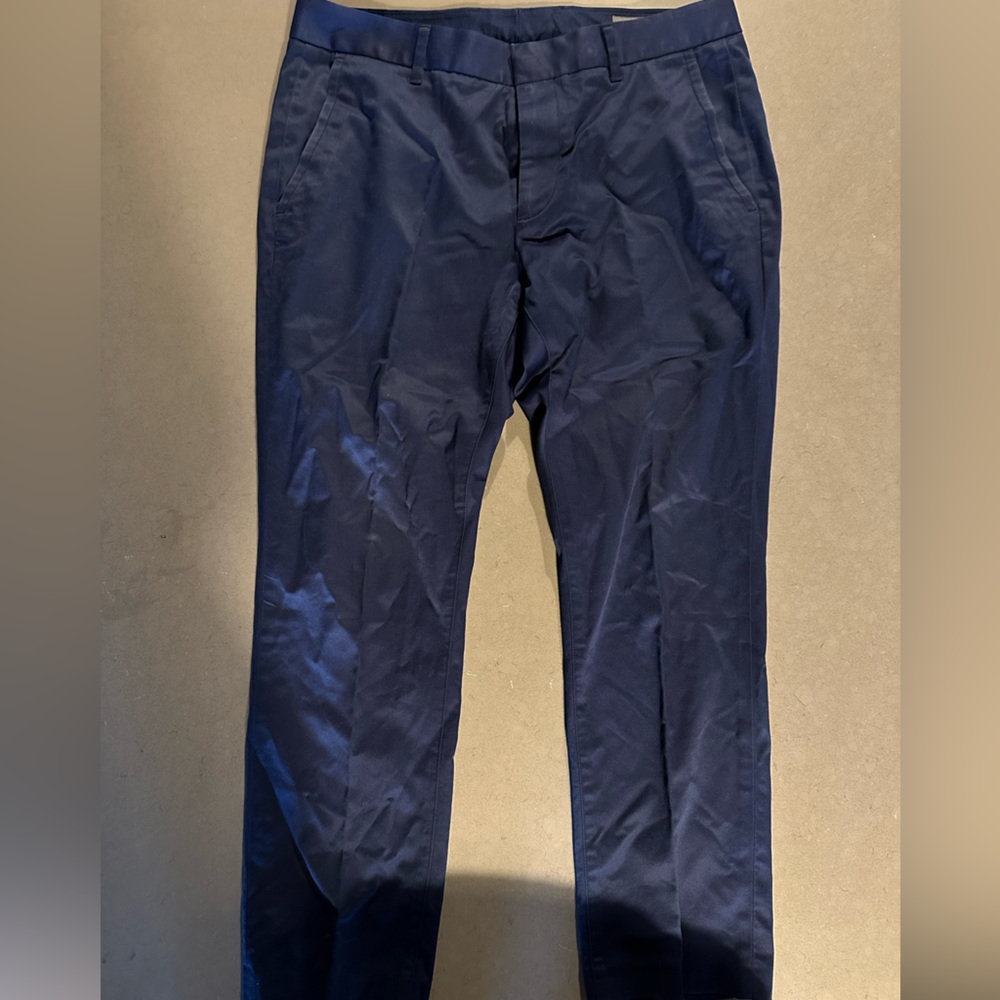 Stretch Weekday Warrior Dress Pants-33x28. Navy